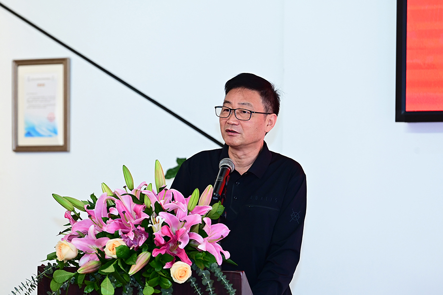 5、館校合作高校代表：國務院學位委員會美術(shù)學學科評議組成員、廈門大學藝術(shù)學院院長 劉赦為展覽開幕式致辭.JPG